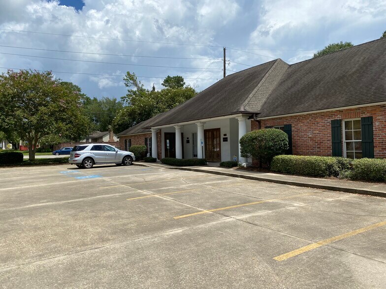 More Photos Of 9456 Jefferson Hwy, Baton Rouge Medical For Lease