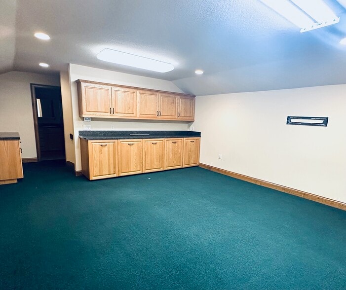 More Photos Of 5115 S Lakeland Dr, Lakeland Office For Lease