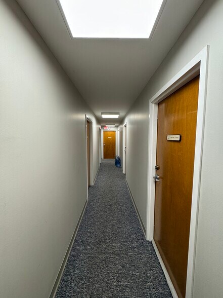 More Photos Of 6515 Clinton Hwy, Knoxville Office For Lease
