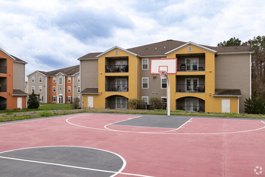 More Photos Of 500 Saluki Blvd, Carbondale Apartments For Sale