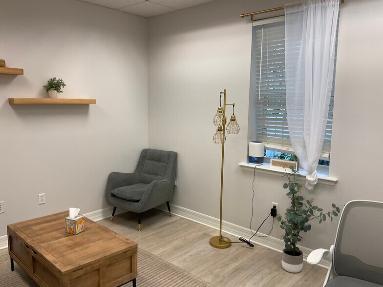 More Photos Of 29160 Chapel Park Dr, Wesley Chapel Office For Lease