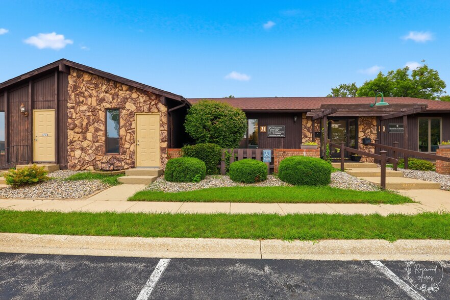 Primary Photo Of 31 Briarcliff Prof Ctr, Bourbonnais Office For Sale