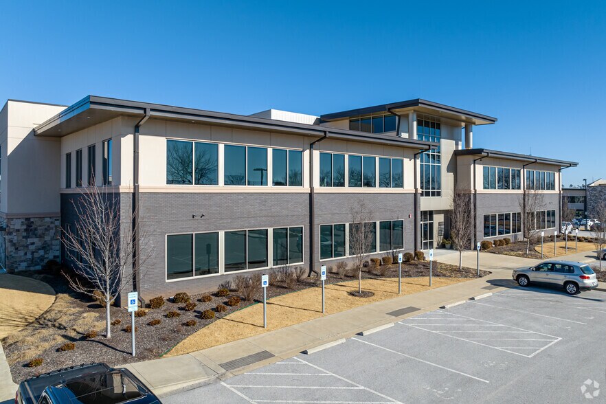 More Photos Of 4301 S JB Hunt Dr, Rogers Unknown For Lease