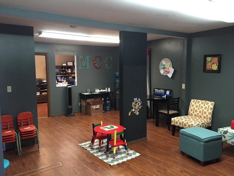 More Photos Of 252 E Washington St, East Peoria Office For Lease