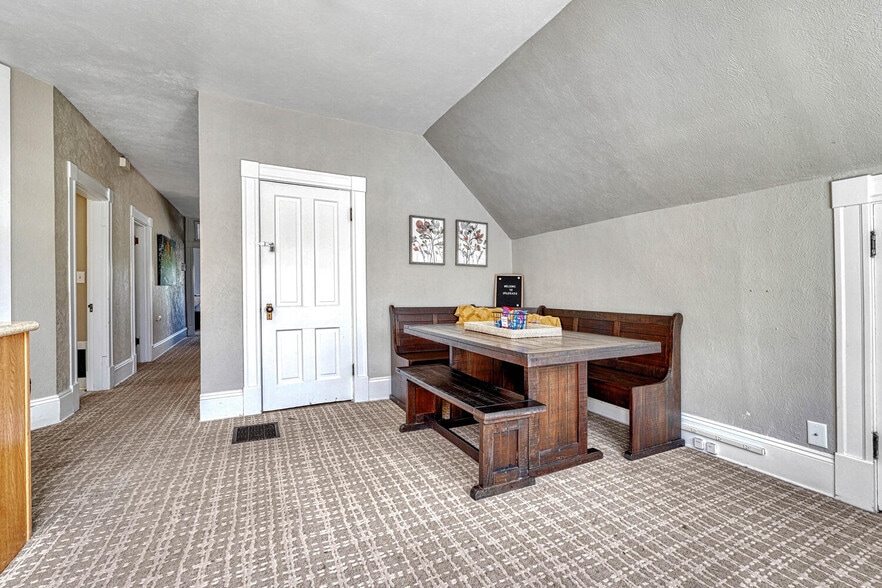 More Photos Of 6 Boulder Crescent St, Colorado Springs Hotel For Sale