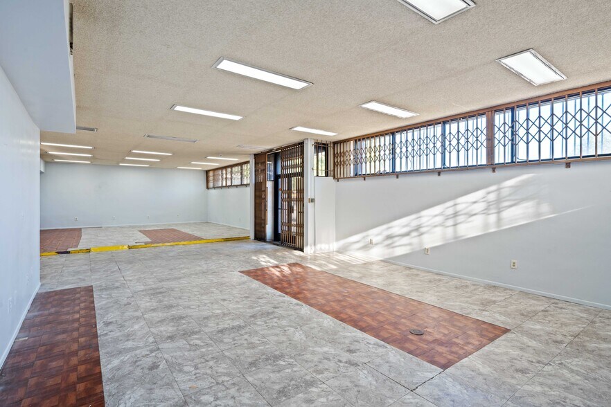 More Photos Of 1421 S Hill St, Los Angeles Warehouse For Lease