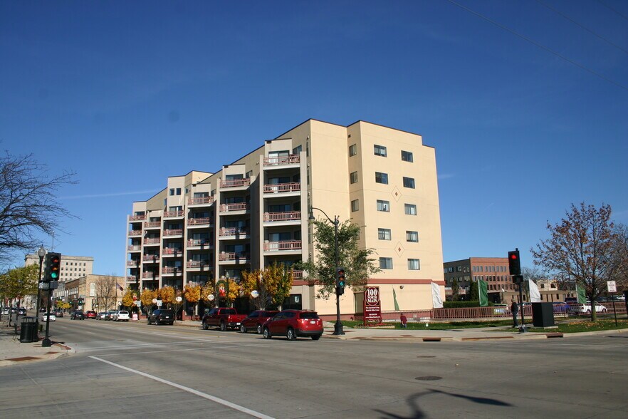 More Photos Of 100 N Main St, Oshkosh Apartments For Lease