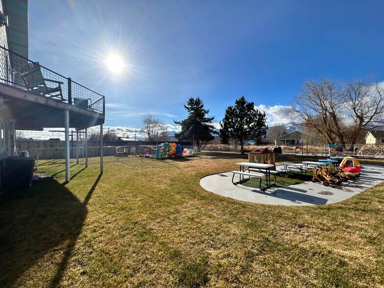 More Photos Of 1065 Tefft St, Corvallis Office For Lease