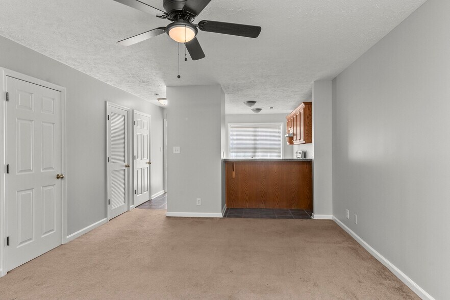 More Photos Of 162 Condor Ct, Clarksville Apartments For Sale