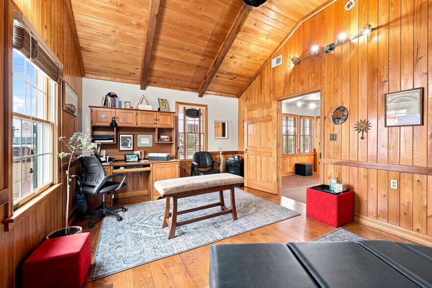 More Photos Of 2701 N Croatan Hwy, Kill Devil Hills Office For Sale