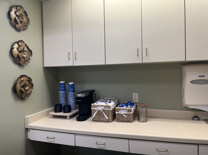 More Photos Of 936 Church Ave, Saint Charles Office For Sale