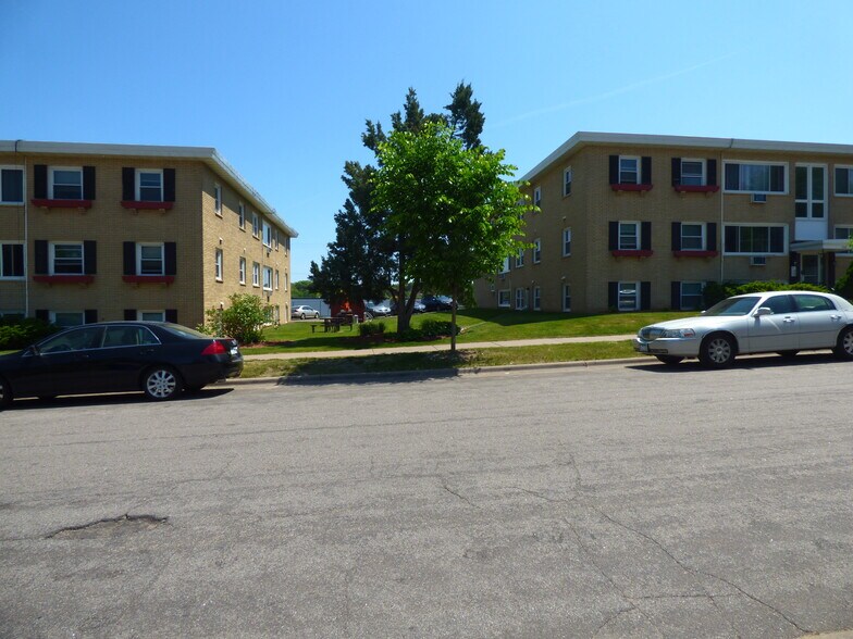 More Photos Of 458 English St, Saint Paul Apartments For Sale