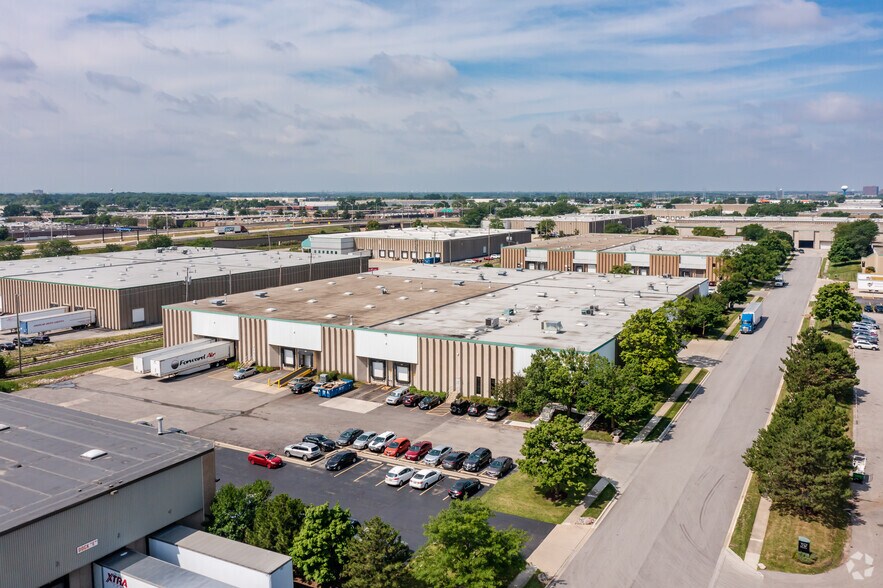 More Photos Of 1301-1401 Mark St, Elk Grove Village Unknown For Lease