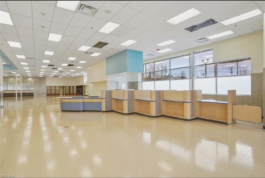 More Photos Of 475 E 185th St, Euclid Drugstore For Sale
