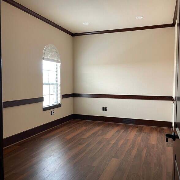 More Photos Of 12516 Cutten Rd, Houston Medical For Lease