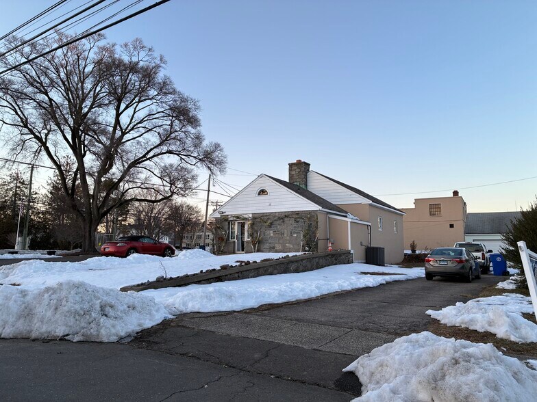 More Photos Of 3500 Main St, Stratford Auto Repair For Sale