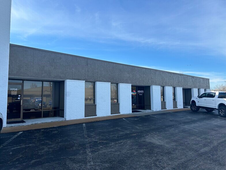 More Photos Of 11704-11718 Lackland Industrial Dr, Saint Louis Flex For Lease