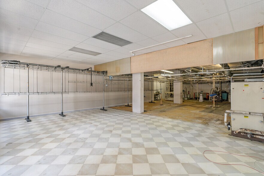 More Photos Of 3605-3611 Buchanan St, San Francisco Storefront Retail Residential For Sale