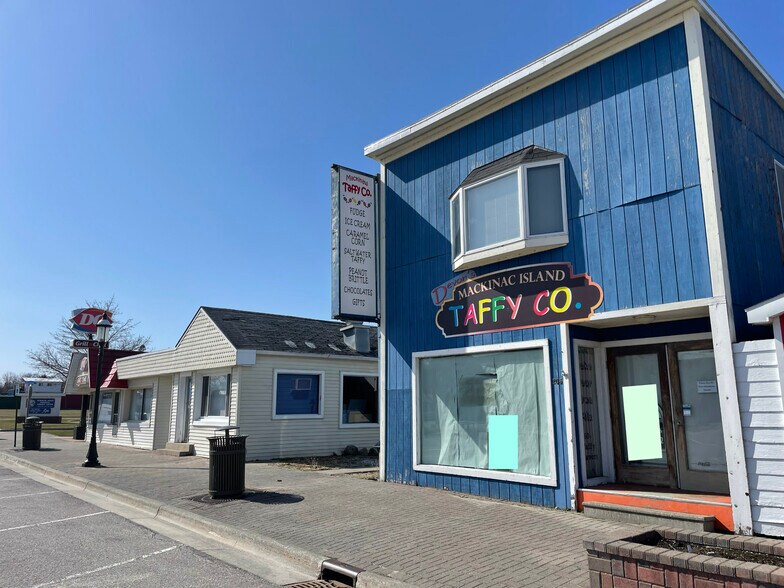 More Photos Of 205 E Central Ave, Mackinaw City Storefront For Lease