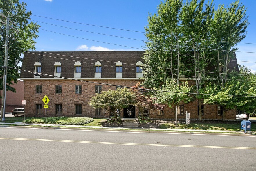 More Photos Of 10521 Judicial Dr, Fairfax Medical For Sale