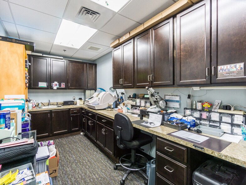 More Photos Of 12 Chatham Heights Rd, Fredericksburg Medical For Sale