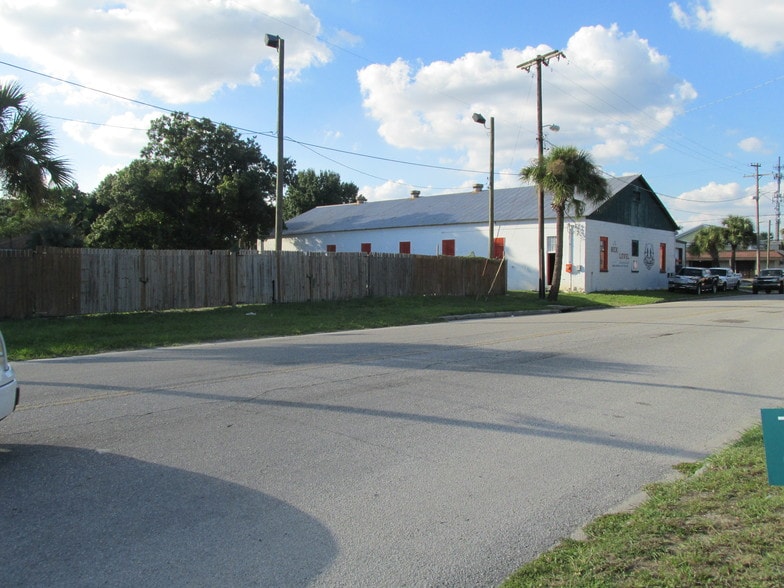 More Photos Of 1204 N Rome Ave, Tampa Warehouse For Lease