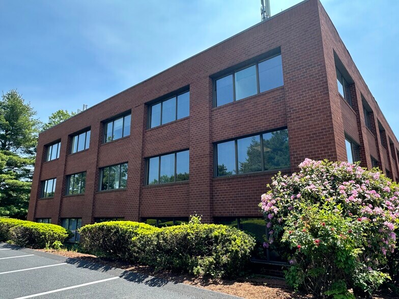 More Photos Of 319 Littleton Rd, Westford Office For Sale