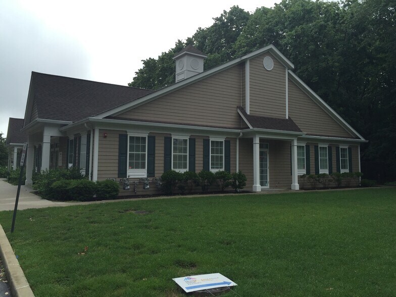 More Photos Of 57 Southern Blvd, Nesconset Unknown For Lease