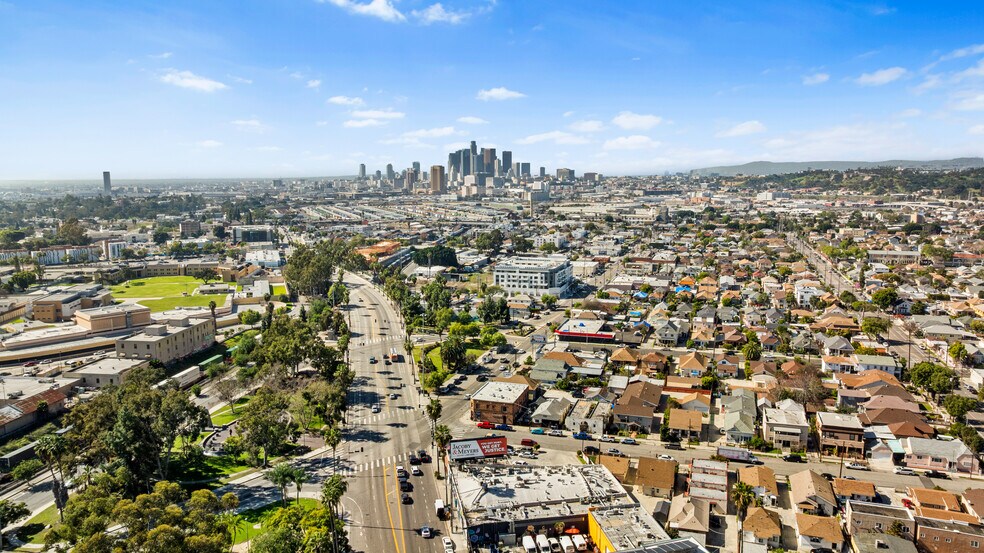 More Photos Of 3229-3235 N Main St, Los Angeles Storefront Retail Residential For Lease