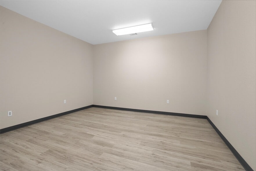 More Photos Of 11111 Neeshaw Dr, Houston Industrial For Lease
