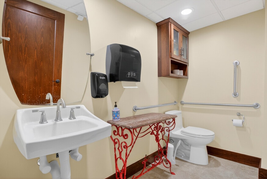 More Photos Of 750 Washington Rd, Mt Lebanon Apartments For Lease
