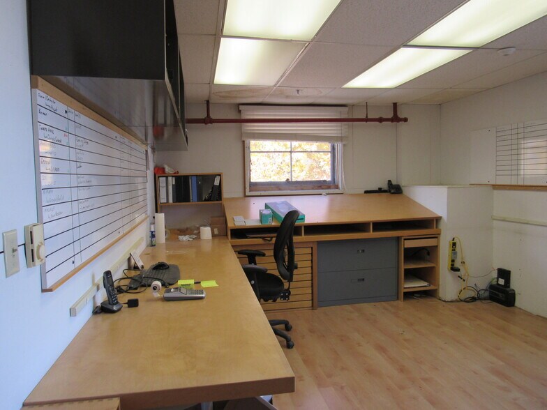 More Photos Of 4 7th St, Frenchtown Distribution For Lease