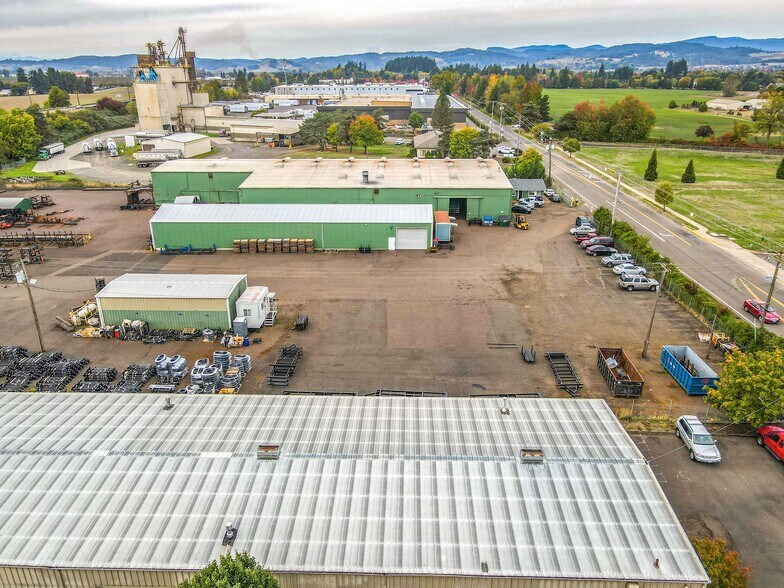 More Photos Of 280 SE Booth Bend Rd, McMinnville Manufacturing For Sale