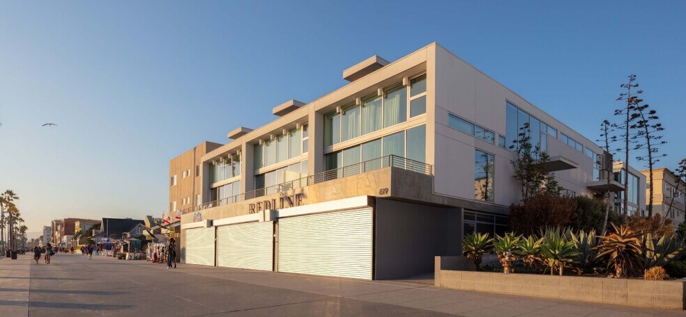 More Photos Of 701 Ocean Front Walk, Venice Unknown For Lease