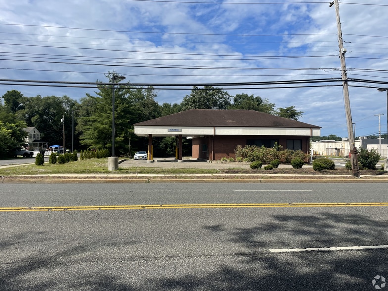 More Photos Of 340 S White Horse Pike, Berlin Bank For Lease