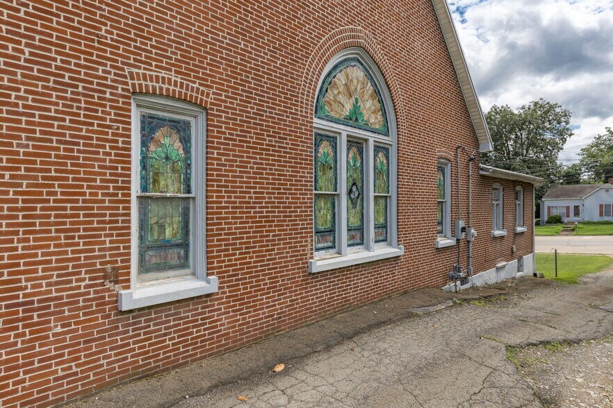 More Photos Of 408 W Main St, Park Hills Religious Facility For Sale
