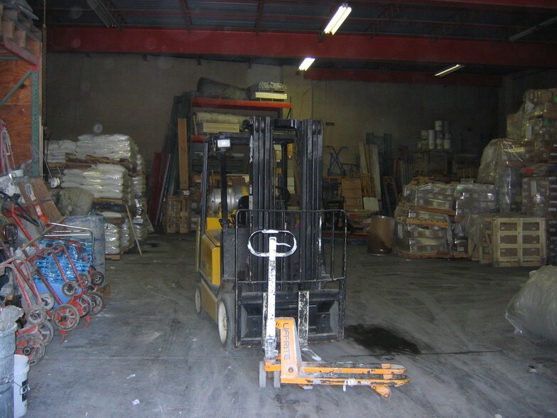 More Photos Of 3960-3966 Merritt Ave, Bronx Warehouse For Lease