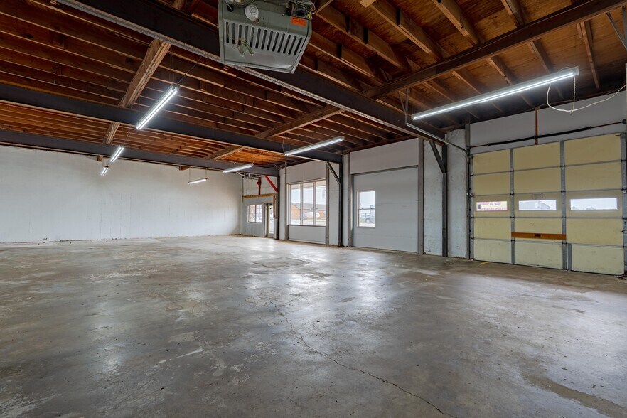 More Photos Of 422 State Highway 42, Osage Beach Storefront For Sale