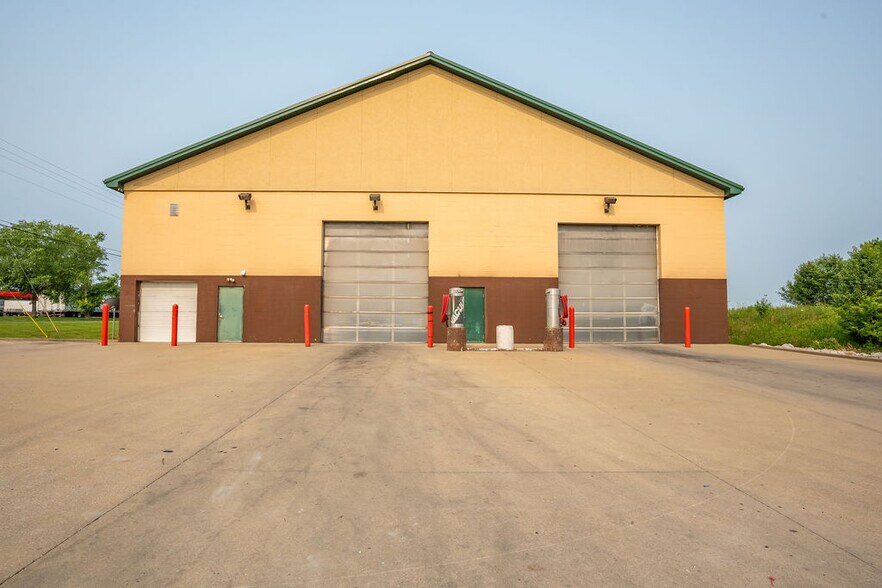 More Photos Of 140 J W Dickson Dr, Oak Grove Carwash For Sale