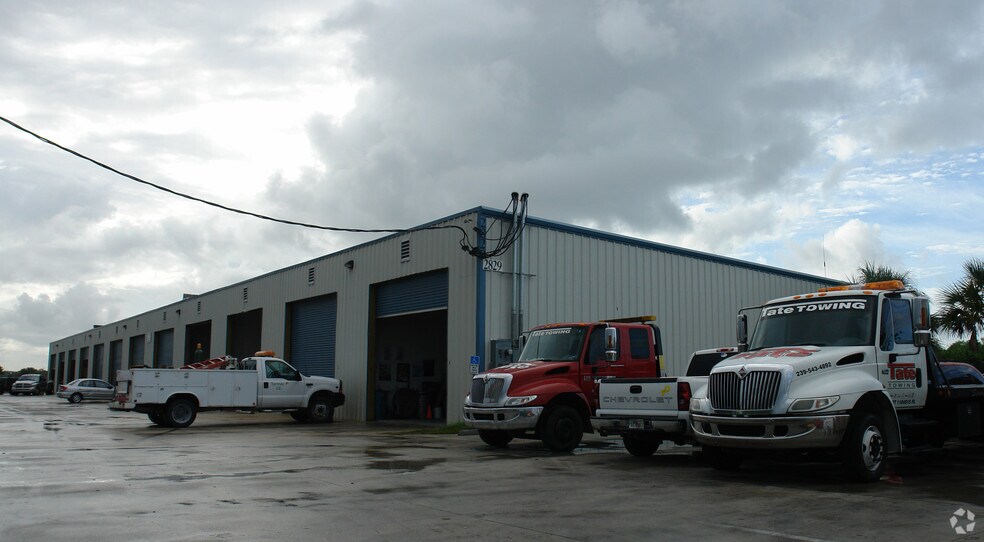 Primary Photo Of 2829 Ford Street Ext, Fort Myers Warehouse For Lease