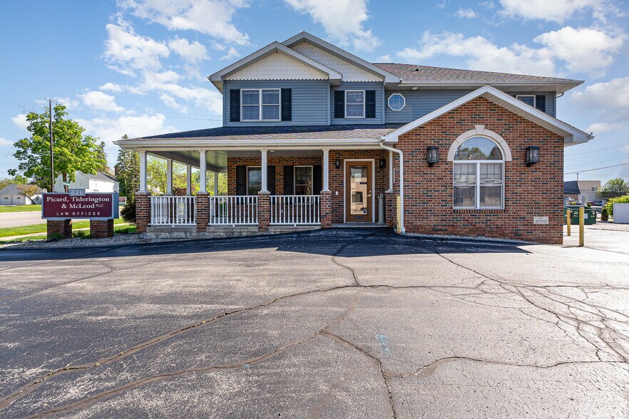 More Photos Of 820 N Michigan Ave, Saginaw Office For Sale