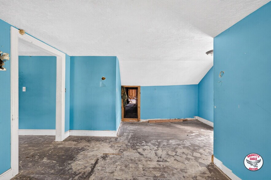 More Photos Of 2969 Moodyville Rd, Byrdstown General Retail For Sale