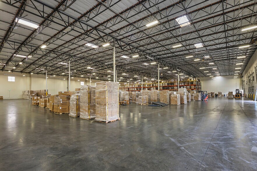 More Photos Of 11246 Jersey Blvd, Rancho Cucamonga Distribution For Lease