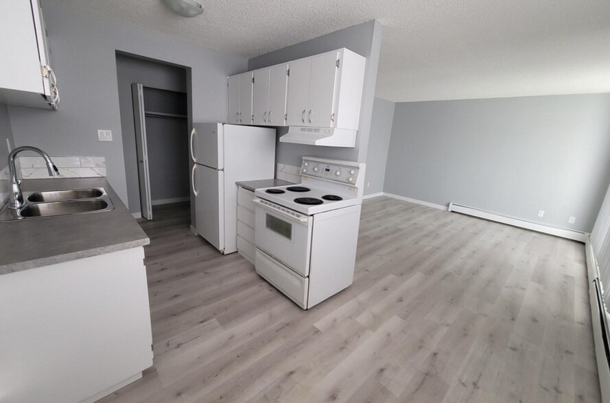 More Photos Of 13104 Fort Rd NW, Edmonton Apartments For Sale