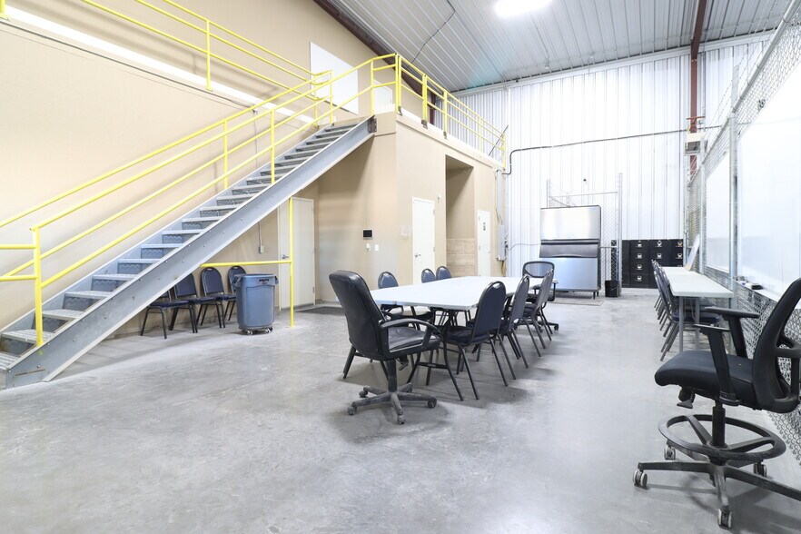 More Photos Of 2605 French dr, Hobbs Industrial For Lease