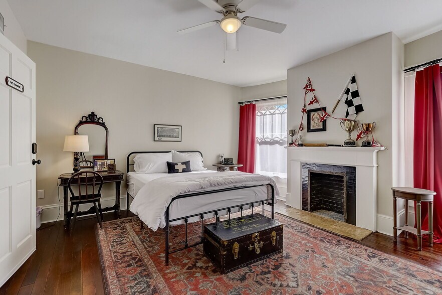 More Photos Of 404 S Ridgewood Ave, Daytona Beach Apartments For Sale