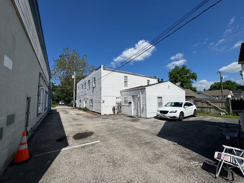 More Photos Of 140 N West St, Crown Point Apartments For Sale
