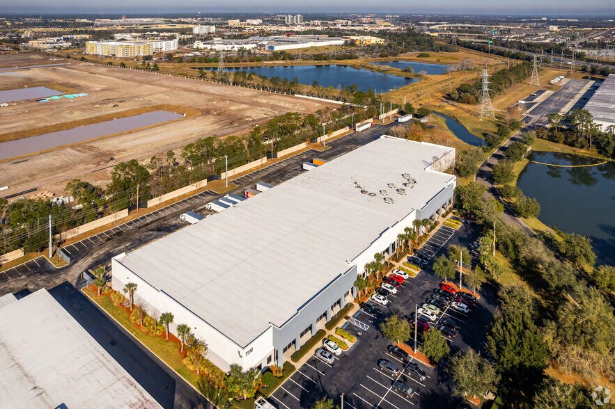 More Photos Of 7600 Kingspointe Pky, Orlando Unknown For Lease