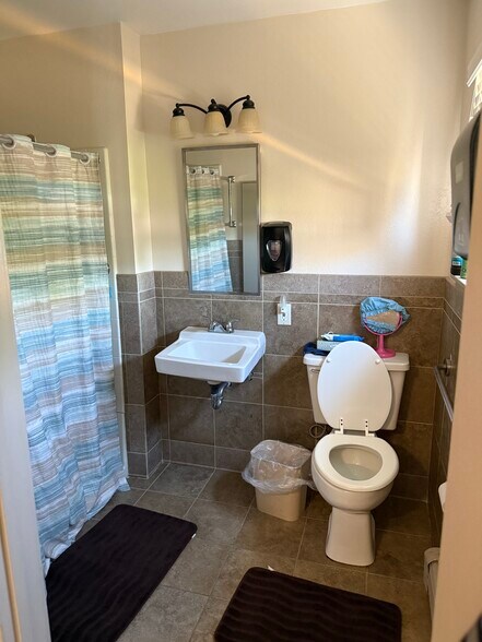 More Photos Of 7315 Hickory St, Omaha Assisted Living For Sale