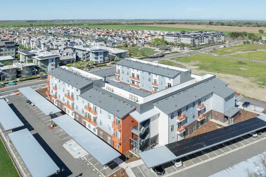 More Photos Of 2500 Cannery Loop, Davis Apartments For Sale